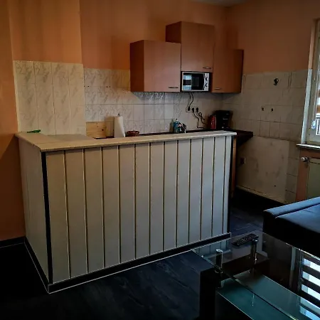 Polat 4 * Essen
